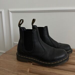 Women’s Dr Marten Chelsea Boot